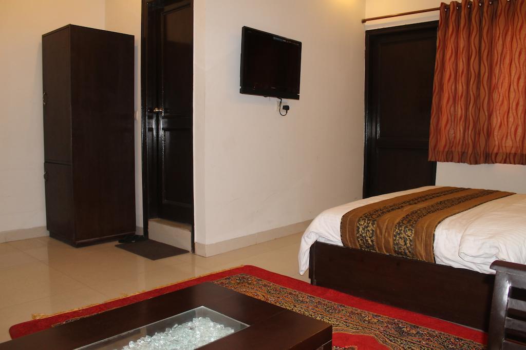 Airport Hotel Jet Inn Suites Нью-Делі Номер фото