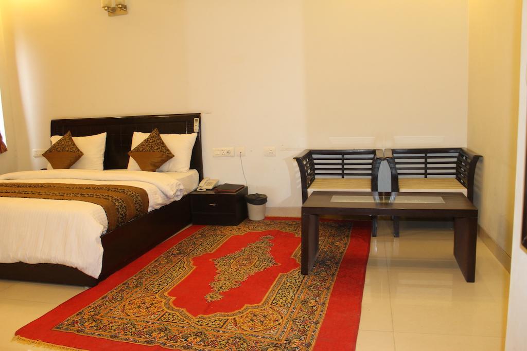 Airport Hotel Jet Inn Suites Нью-Делі Номер фото
