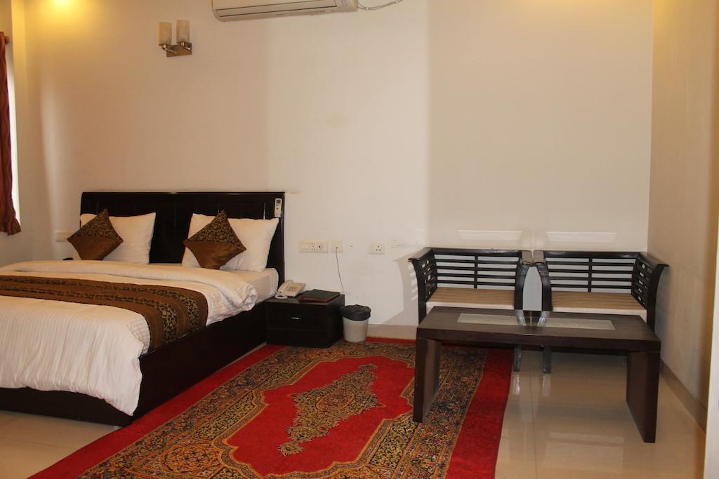Airport Hotel Jet Inn Suites Нью-Делі Номер фото