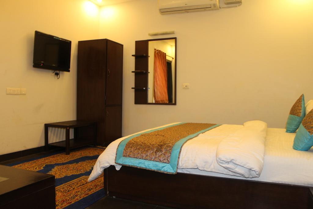 Airport Hotel Jet Inn Suites Нью-Делі Номер фото