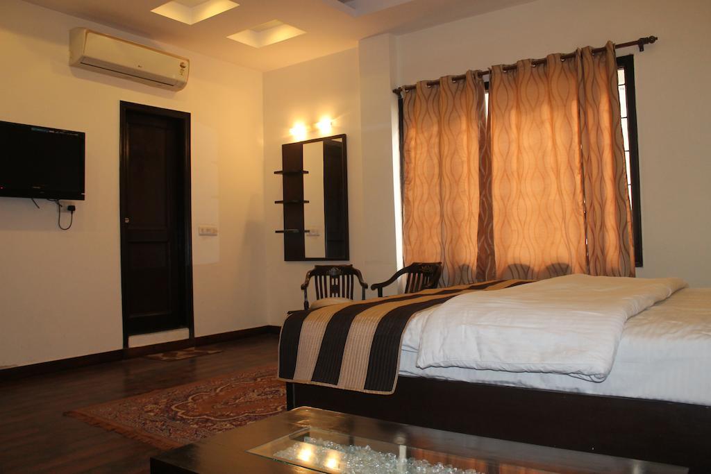 Airport Hotel Jet Inn Suites Нью-Делі Номер фото